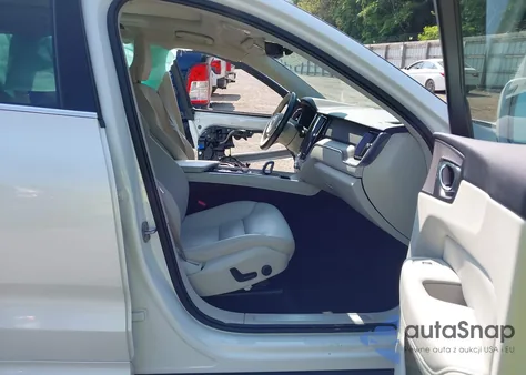 2022 Volvo Xc60 B5 Momentum from USA, damaged, VIN YV4L12DKXN1024421